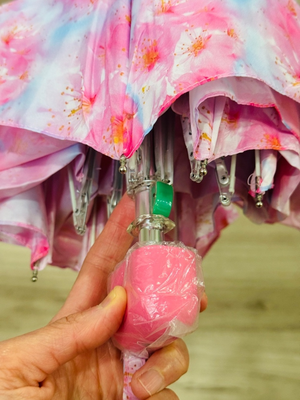 Fulton - Mini Umbrella in Pink Blossom Print, Brand New with Tags - Picture 3 of 3